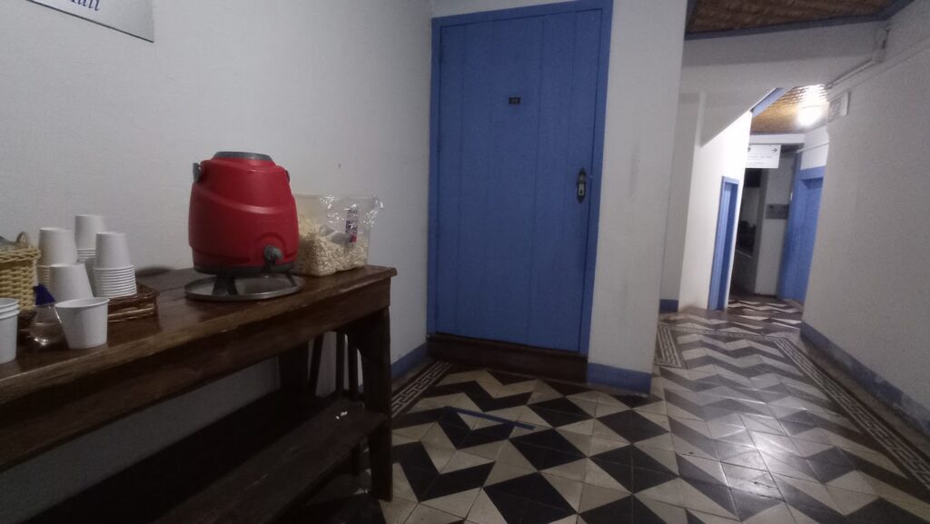 The tea and popcorn dispenser in Santuario do Caraca's hallways