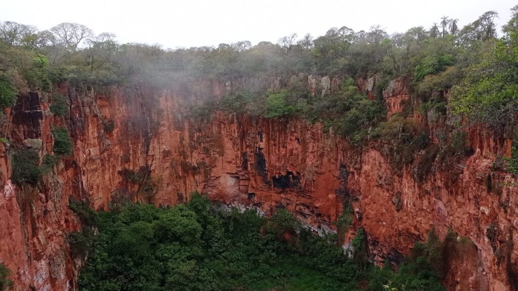 The cliffs of Buraco das Araras